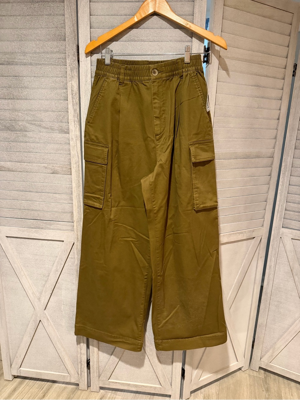 Old Navy Olive Green Wide-Leg Cargo Pants